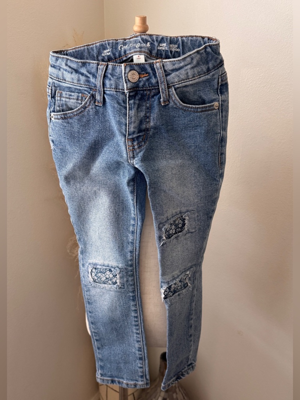 Cat & Jack Light Blue Skinny Jeans with Floral Patch Details - 6 YRS